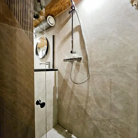 Le Bain Mediterraneen - Joli T2 Dans Le Vieil * Antibes