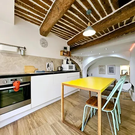 Le Bain Mediterraneen - Joli T2 Dans Le Vieil * Antibes